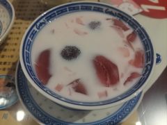 -广信牛奶甜品世家(台东店)