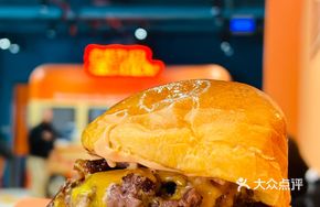 Old Thai Thai Pineapple Peanut Beef Burger