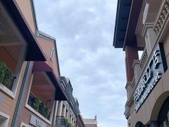 -王府井奥莱临潼小镇(临潼店)