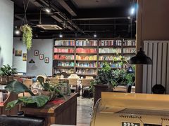 -房角石咖啡与书(吉大南校店)