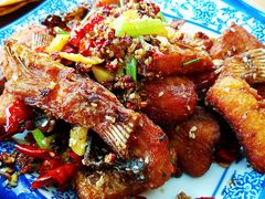 麻辣鱼块-堤角王师傅牛骨头