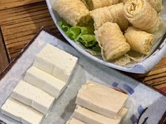 -毛辣果·贵州红酸汤牛肉火锅(西单店)