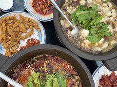 酸菜石锅鱼-都江堰石锅鱼