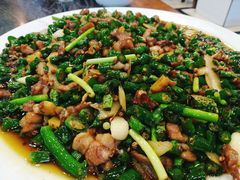 特色尖椒兔-江湖黑大兔(杨家坪店)