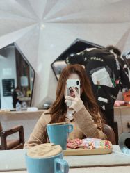 -PE SALON