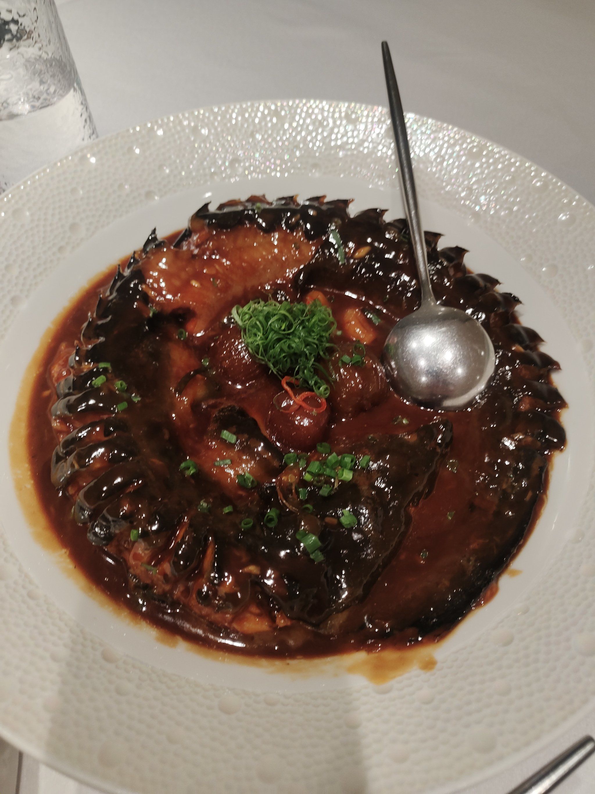 于是约了几个朋友一起去吃饭.
本帮鳝丝,糟货.红烧河鳗