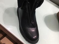 -UGG(燕莎奥特莱斯购物中心店)