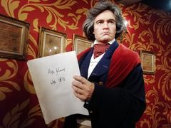 -曼谷杜莎夫人蜡像馆