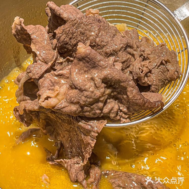 总要来南京吃一次这个！金汤捞牛肉