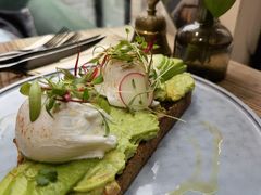 牛油果温泉蛋吐司-O'mills Sourdough Bakery&Bistro(永嘉路店)