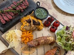 -Mark&Mars Restaurant