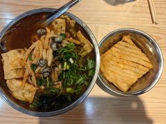-柳州肥姨妈大骨螺蛳粉(东靖路店)