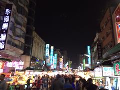 -六合夜市