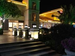 -亚龙湾亚泰商业街