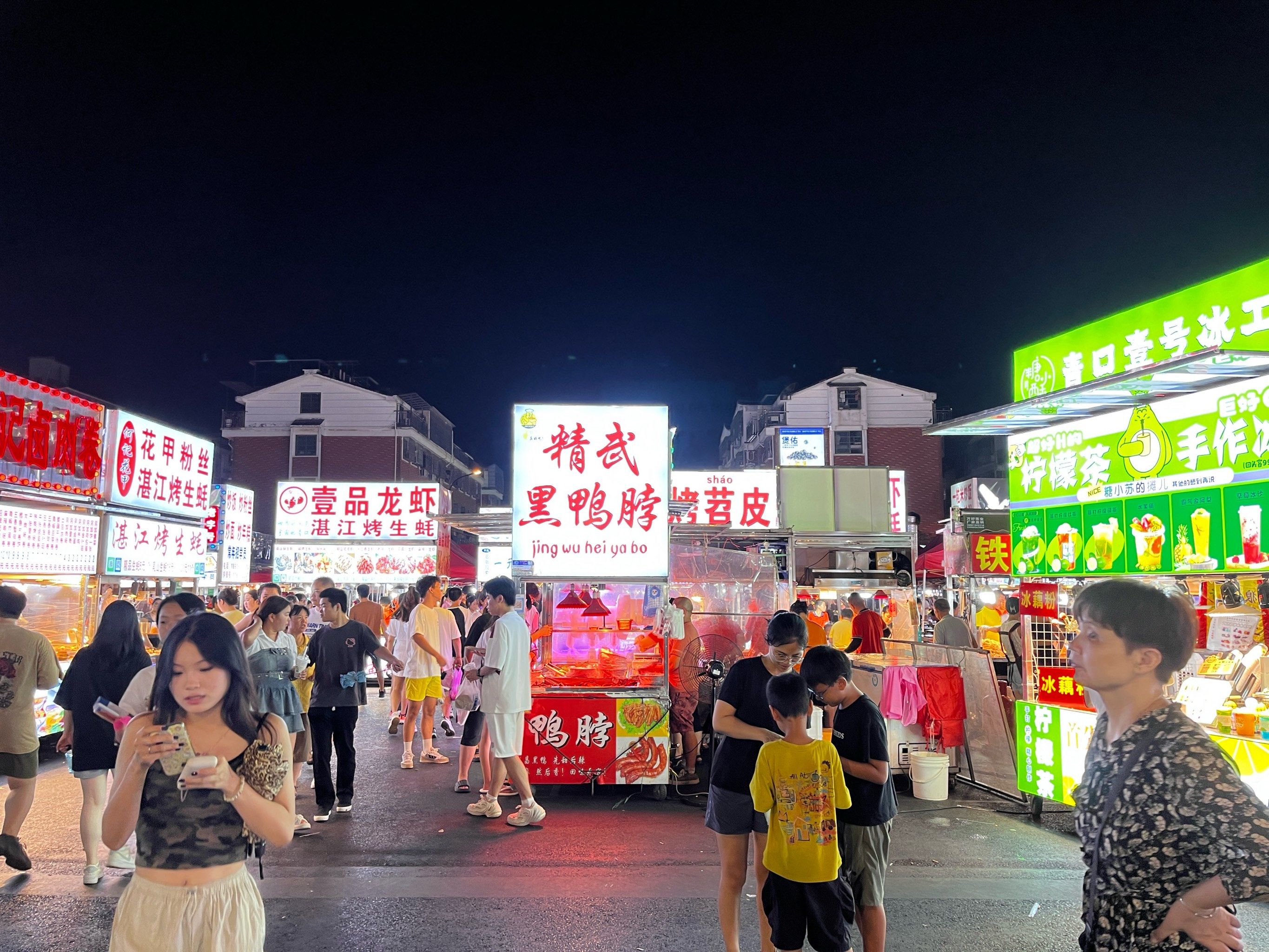 探秘义乌夜市:烟火气浓郁,逛吃不停的青口夜市