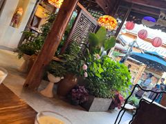 -小锅巴纳西餐厅