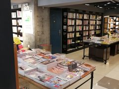 -新华书店(泉城路店)