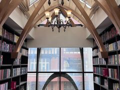 -钟书阁(松江泰晤士小镇店)