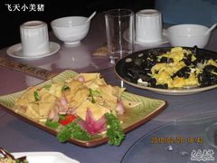 正上菜呢！~-云之南(八里庄店)