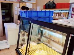 面包甜点陈列柜-顶东面包花园·生日蛋糕(香榭丽店)