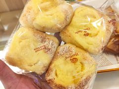 -顶东面包花园·生日蛋糕(世博店)