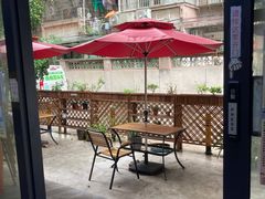 -严国平动物医院(德政总院)