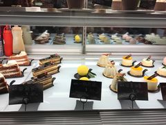 面包甜点陈列柜-B.O.M波姆烘焙(凤凰街店)
