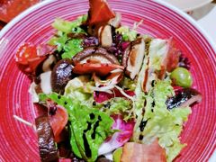 培根菌菇沙拉-BROWNSTONE布朗石西班牙餐厅(富城店)