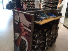 -UNDER ARMOUR(新燕莎奥莱店)