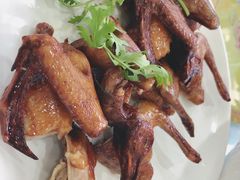 脆皮乳鸽-珠江餐厅