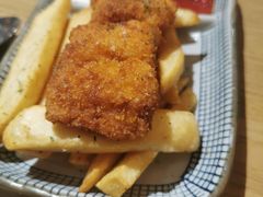 英式炸鱼配宽薯-HELLO 27 意面·沙拉·帕尼尼