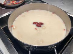 -尚尚仙·酸汤猪手·猪肚鸡火锅(华联万柳购物中心店)