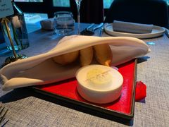 -弦月窗LUNETTE BY AMANDA(复兴路店)