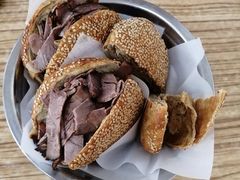 烧饼夹肘子肉-老四烧饼铺(丽源路店)