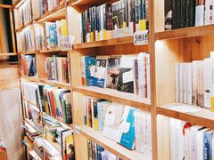 -猫的天空之城概念书店(杭州南宋御街店)