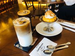 -Café Monson