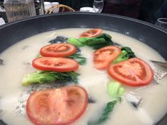 千岛湖有机奶汤大鱼头-老馆子·建德菜·山肴鱼鲜(海威新界店)