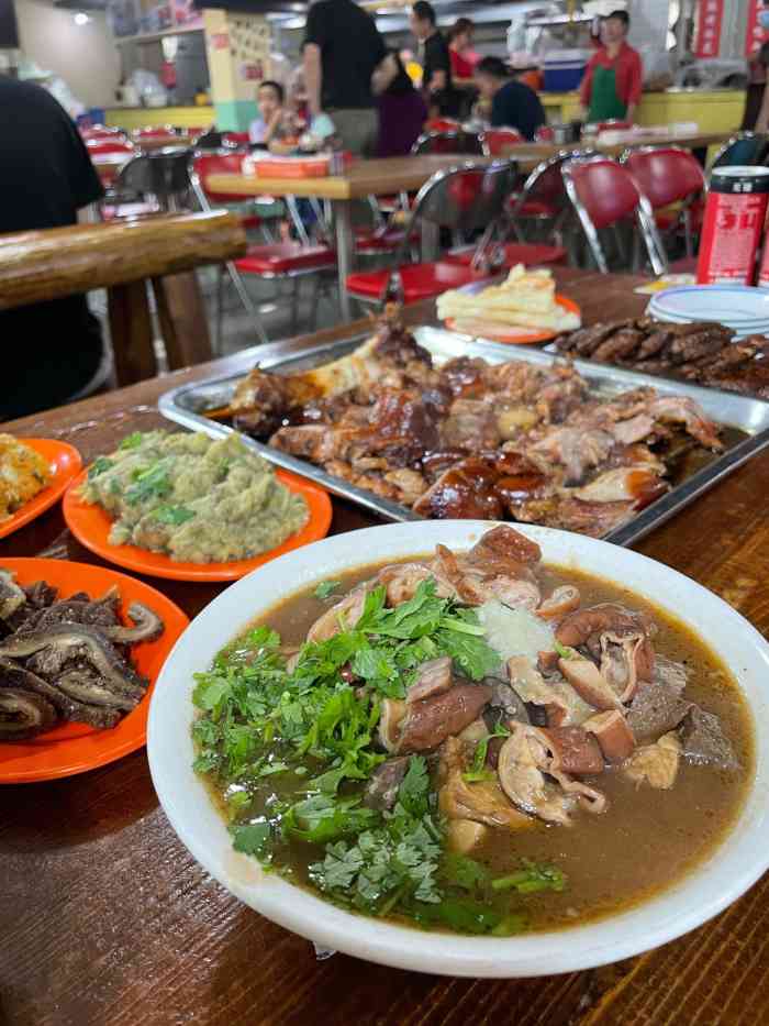 黄寺卤煮·黄寺喝酒公司