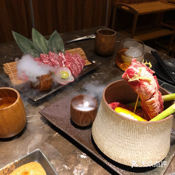 「烧肉三两(东岸里店)」 壶渍牛五花 ：肥肉适中
