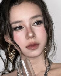 -明天见·化妆造型工作室