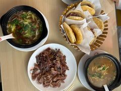 -闫家驴肉老店(华电一校店)