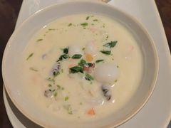 海鲜周打汤-上海和平饭店维克多咖啡厅 Victor's