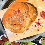 答应我，新年一定要带小朋友来吃的面包🐔