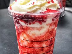 草莓轻乳酪星冰乐-星巴克臻选(成都宽窄巷子店)