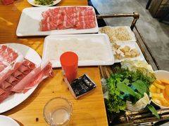 -一群羊手扒肉·火锅·早茶(远东公寓店)