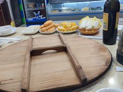 -三江鱼东北特色铁锅炖(骆驼店)