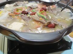 -乡土特色.冷锅鱼.牦牛肉汤锅