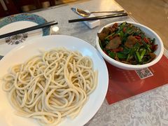 辣皮子韭菜肉拌面-汗腾格里·风味餐厅(新疆驻京办店)