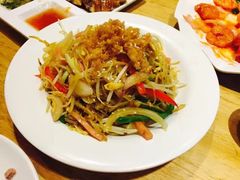 -新大咀港式茶餐厅(宝山万达店)
