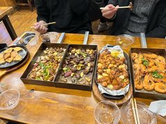 -老东镇啤酒屋海鲜加工·蒸汽海鲜·海鲜烧烤(台东店)